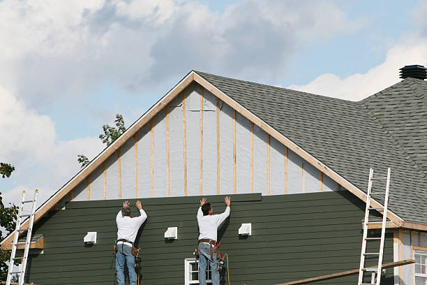Professional Siding Contractor technician working in Danbury, TX